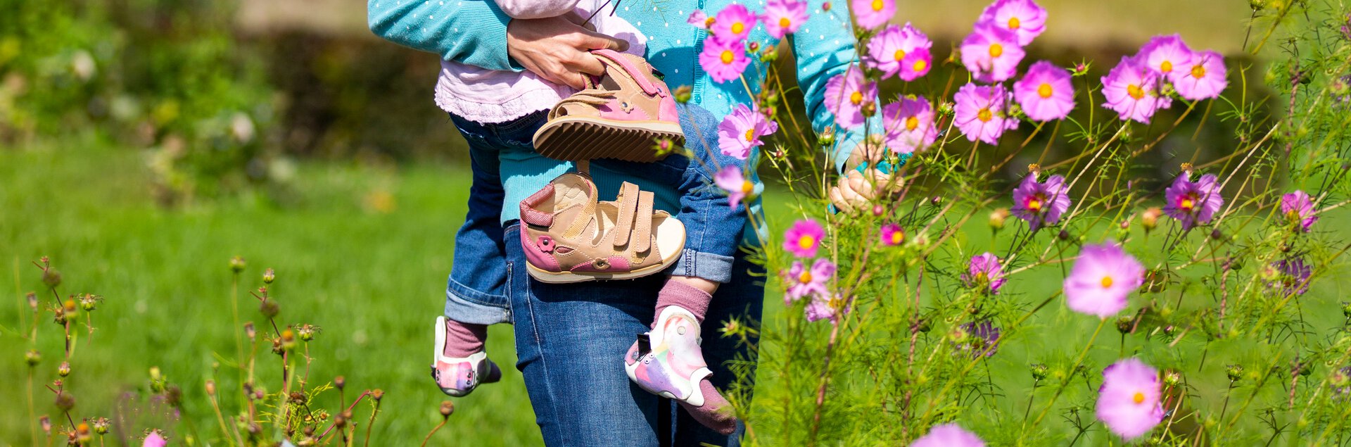 Sandalen als Orthesenschuhe für Kinder mit Orthesen | © Pohlig GmbH