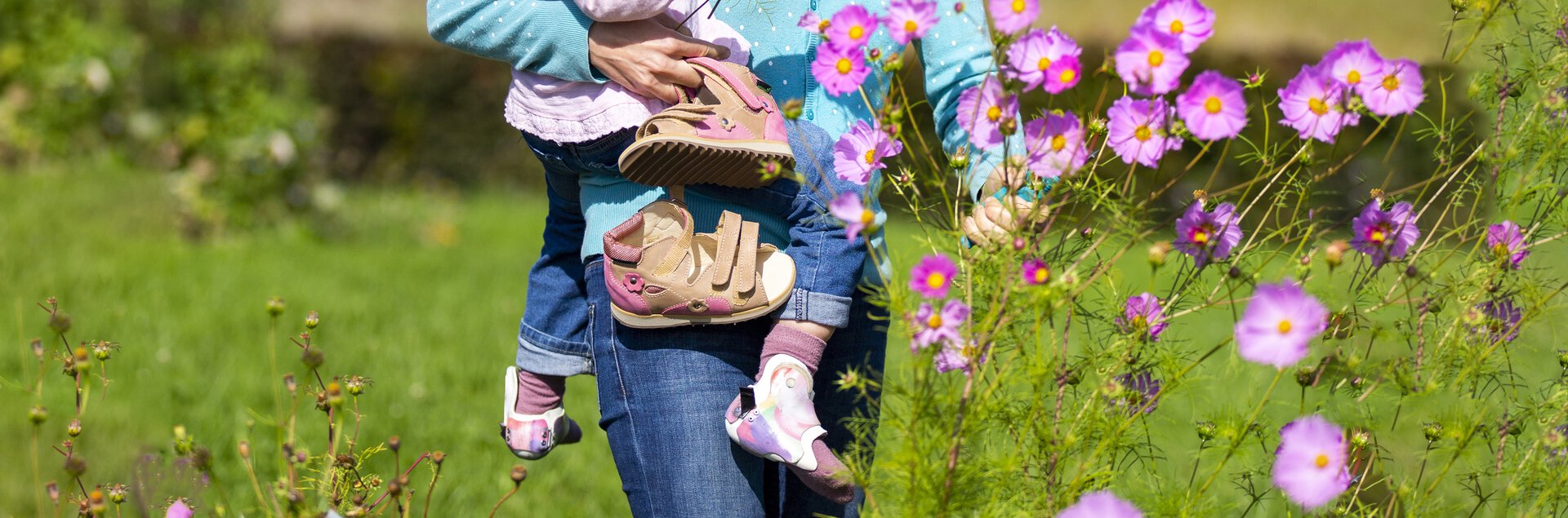 Sandalen als Orthesenschuhe für Kinder mit Orthesen | © Pohlig GmbH